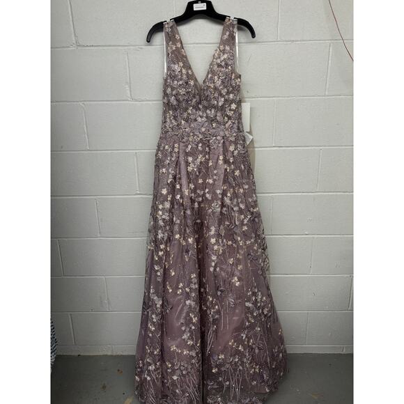 NWT Mac Duggal sz 4Lilac Floral Embroidered Illusion V-Neck Sleeveless Formal - Picture 6 of 9